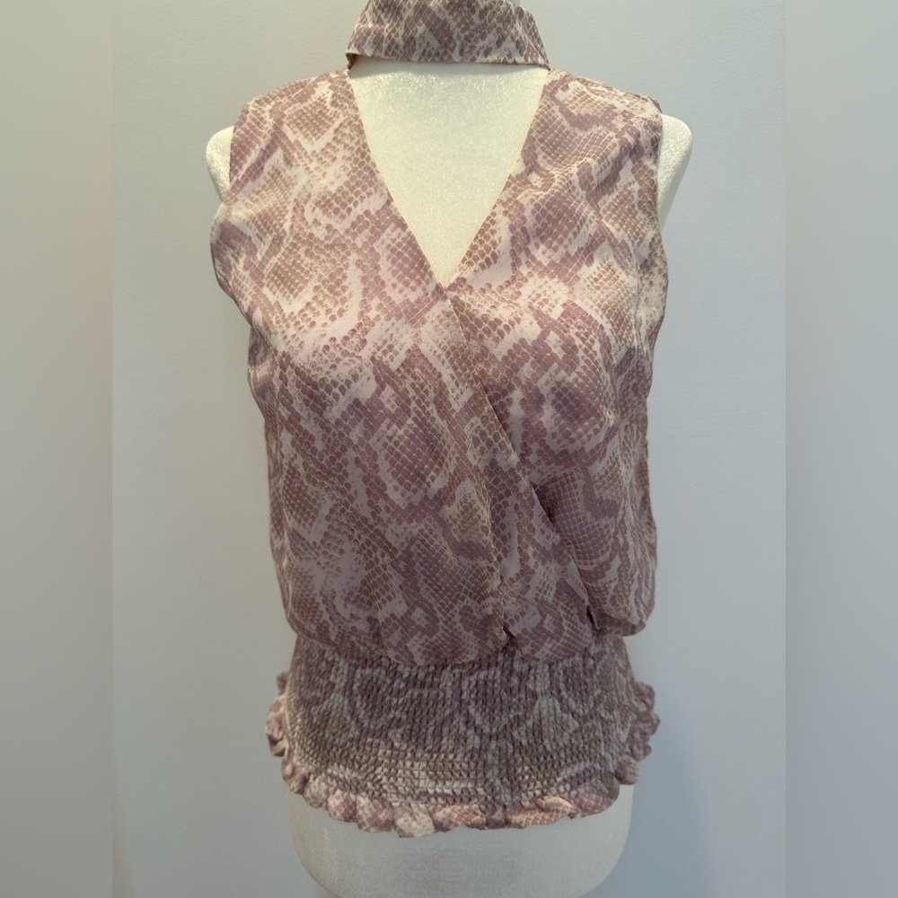 NWOT WHITE HOUSE BLACK MARKET high neck sleeveless shirt cut out mock neck sz 0